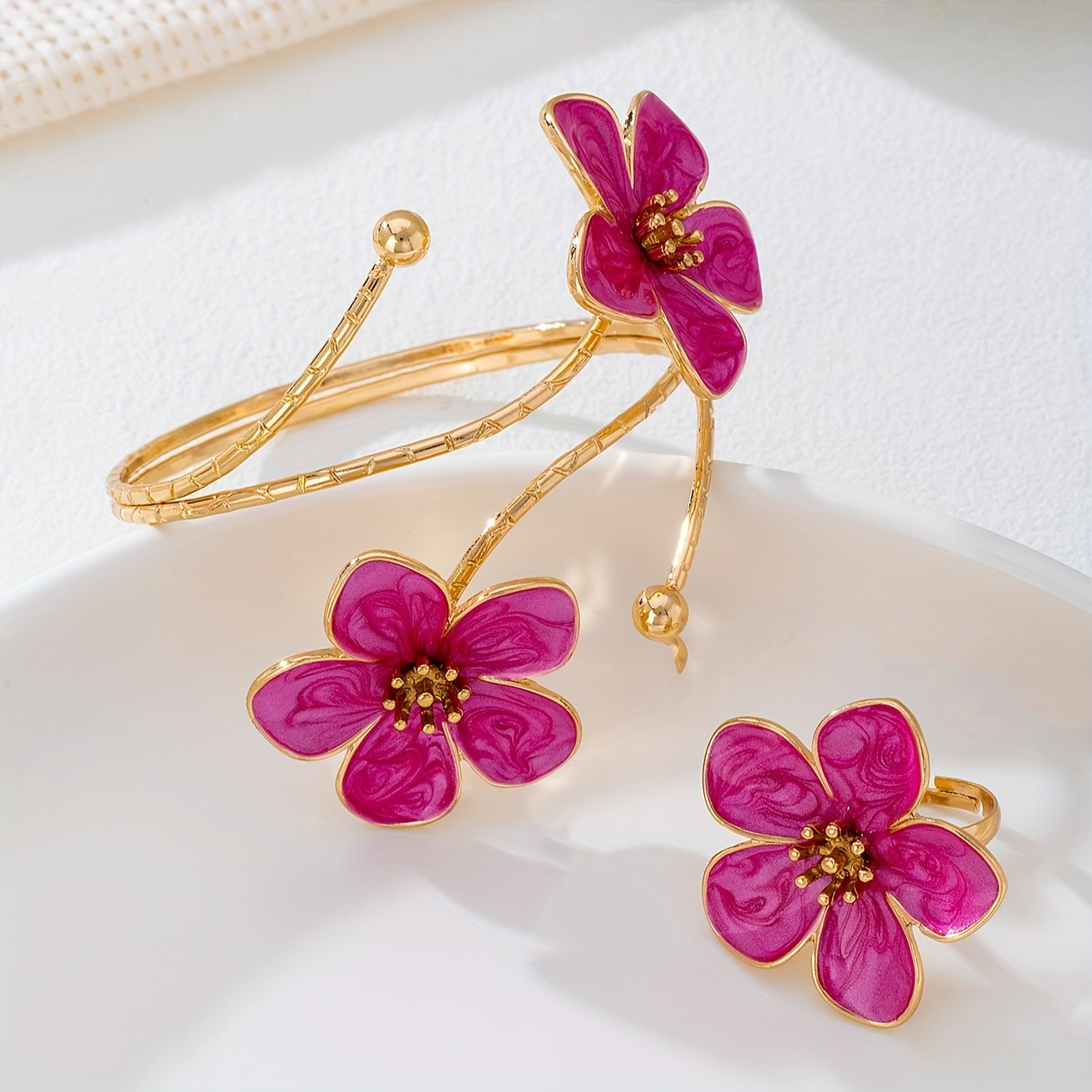E-shop Damen 2-teiliges Set inklusive 1 Armband 1 Ring mit floralem Design. für den Sommer, elegante Anlässe, Partys, Bälle, Hochzeiten, Urlaub, Casual