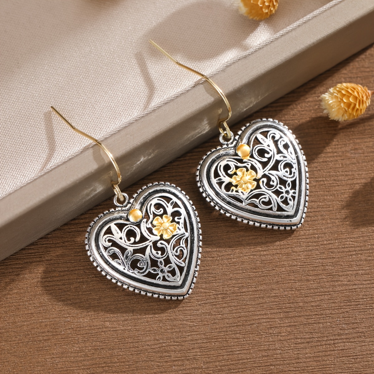 Retro Court Style Heart Hollow Women's Earrings, Holiday Gift