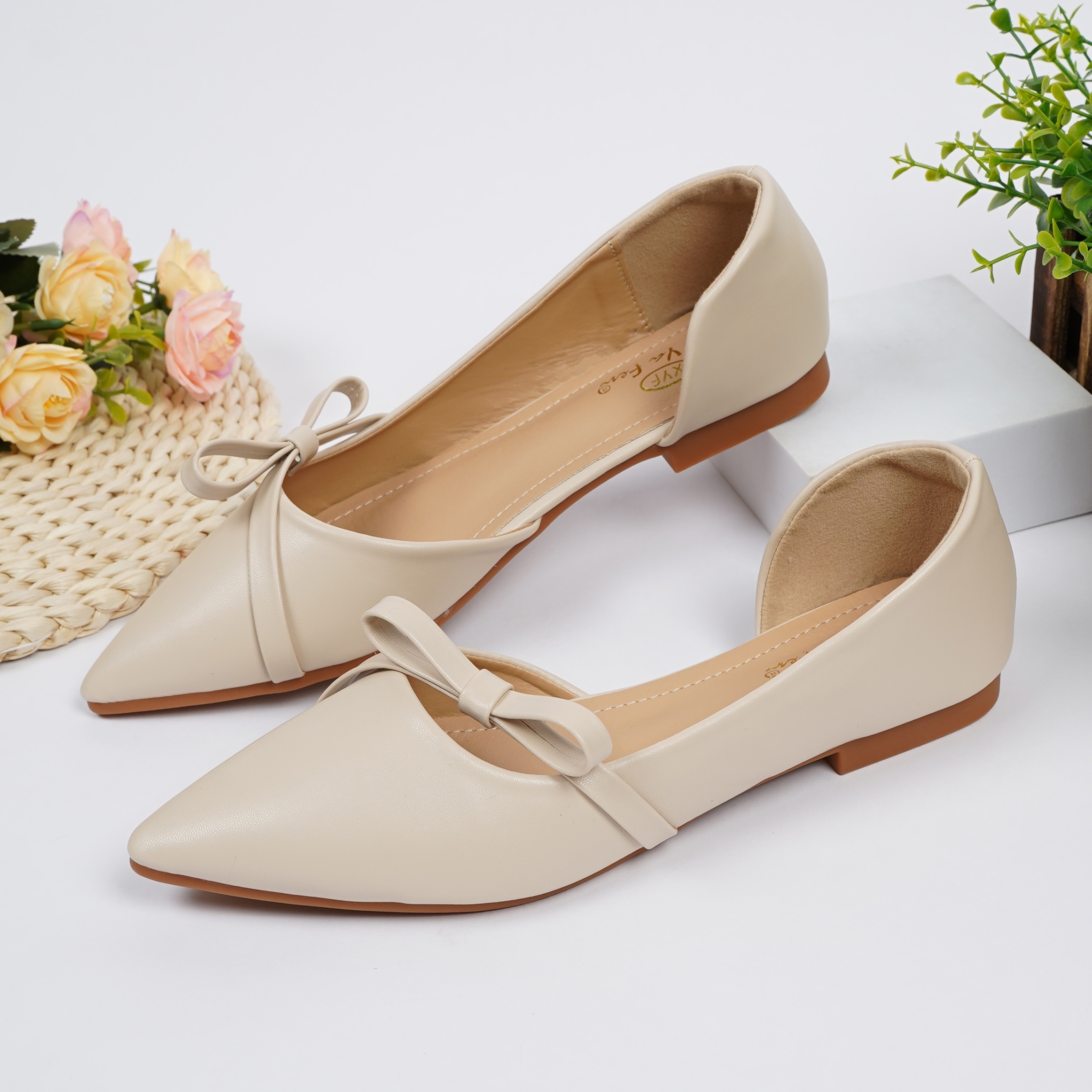 

Women's Solid Color Elegant Flats, Bowknot Decor Lightweight Side Hollow Out Ballets, Point Toe Dress Shoes