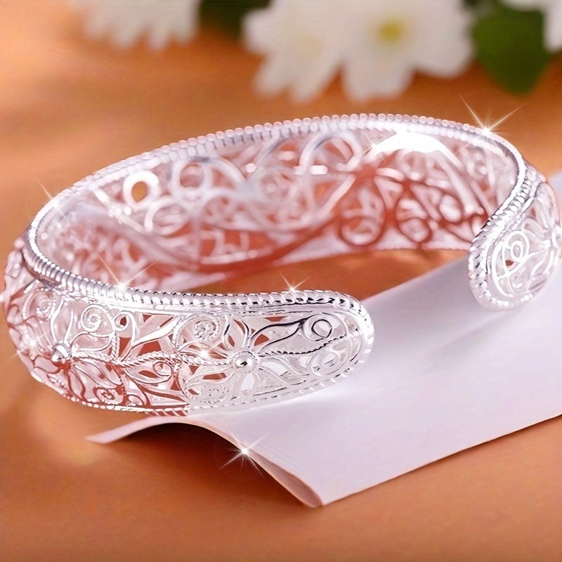Silvery-Colored S999 Bracelet