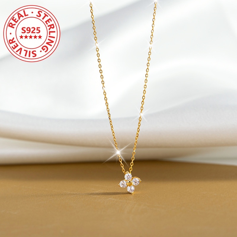 925 Pure Silvery Mini Four-Leaf Clover Flower Necklace for Women, High-End Fashion, Daily Versatile, Simple Clavicle Chain, Silvery Weight About 1.3g
