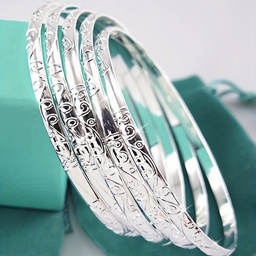 Fashionable Silver Geometric Circle Pattern Bracelet Set