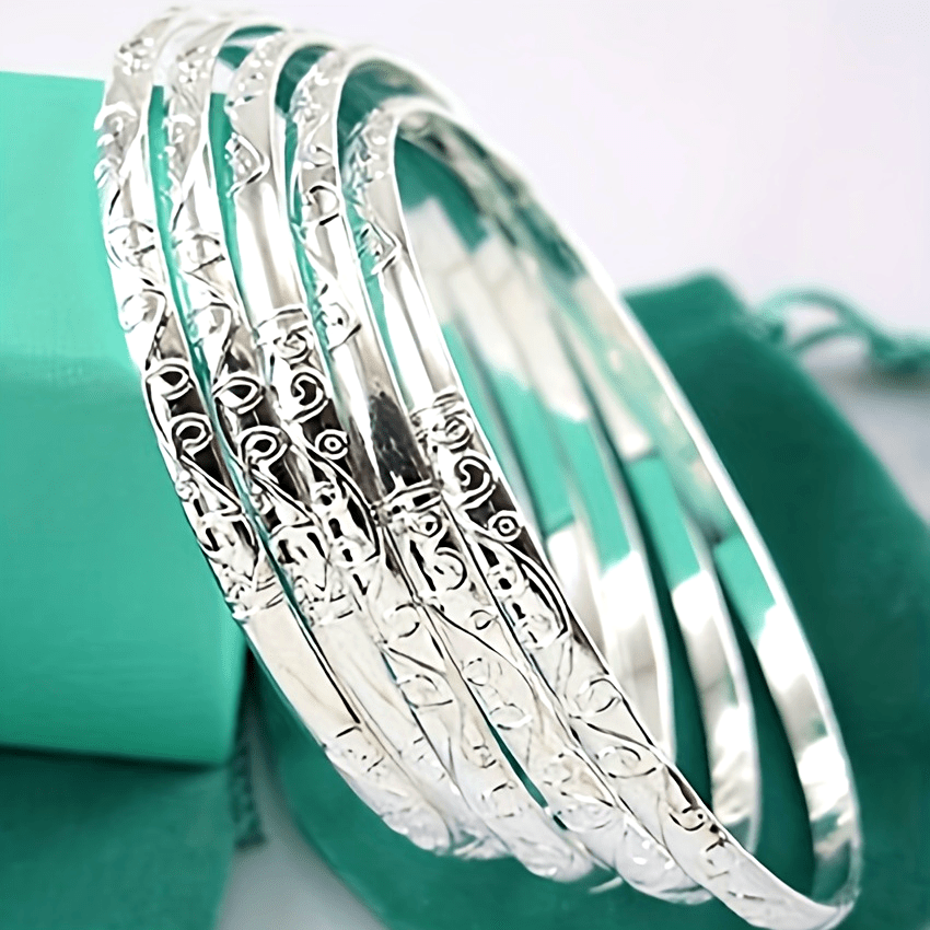 Fashionable Silver Geometric Circle Pattern Bracelet Set