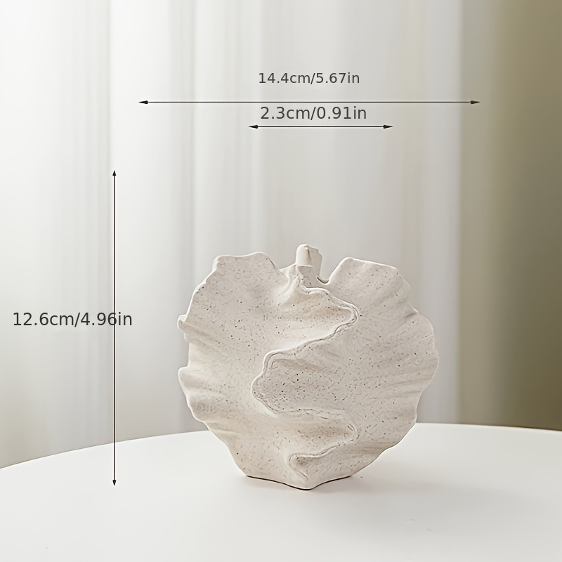 Image of European-style Matte Frosted Spiral White Ceramic Vase