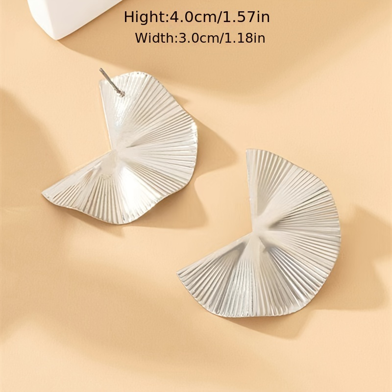 Minimalist Scalloped Stud Earrings for Everyday & Vacation Wear