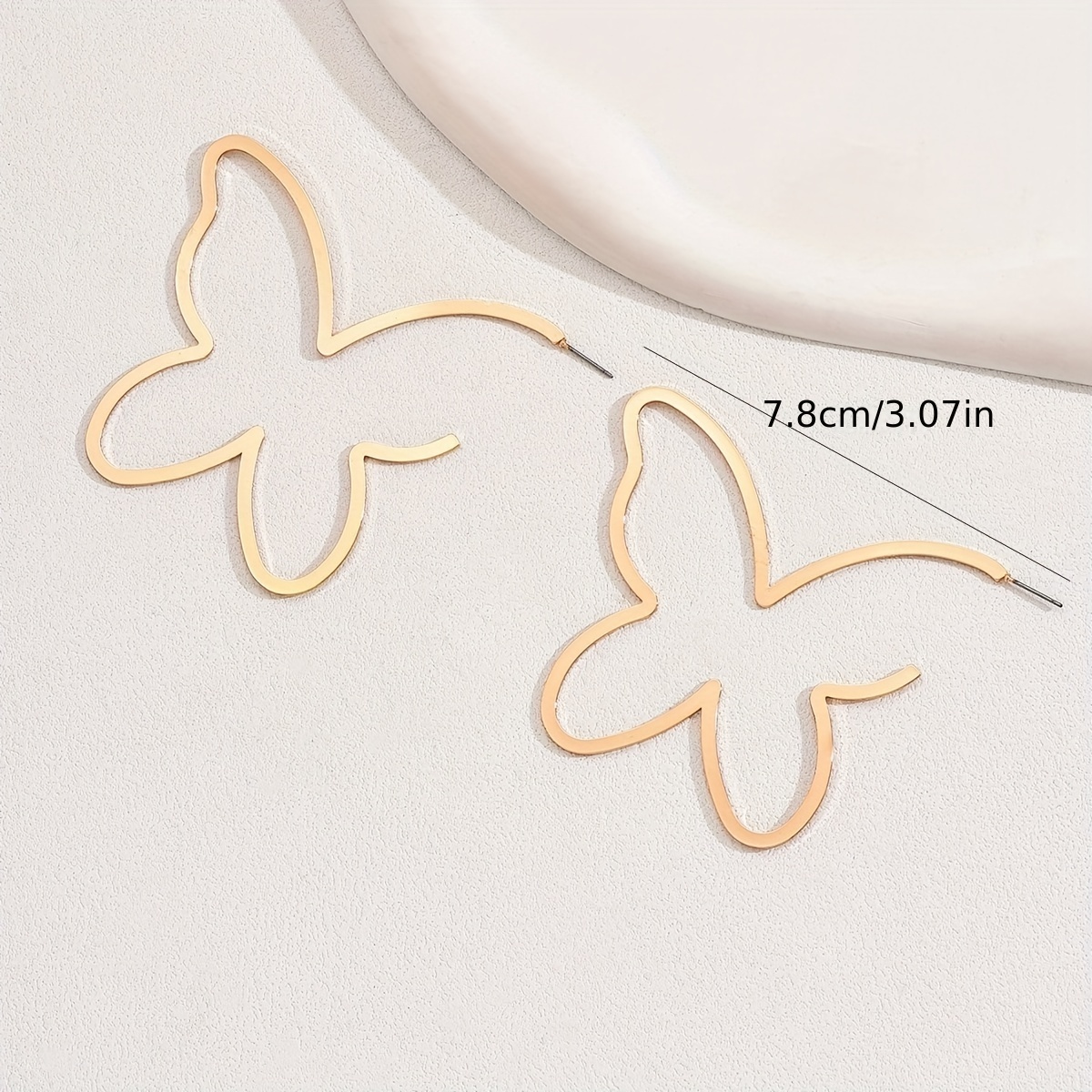 Women's Golden Hollow Butterfly Hoop Earrings — Creative Gift