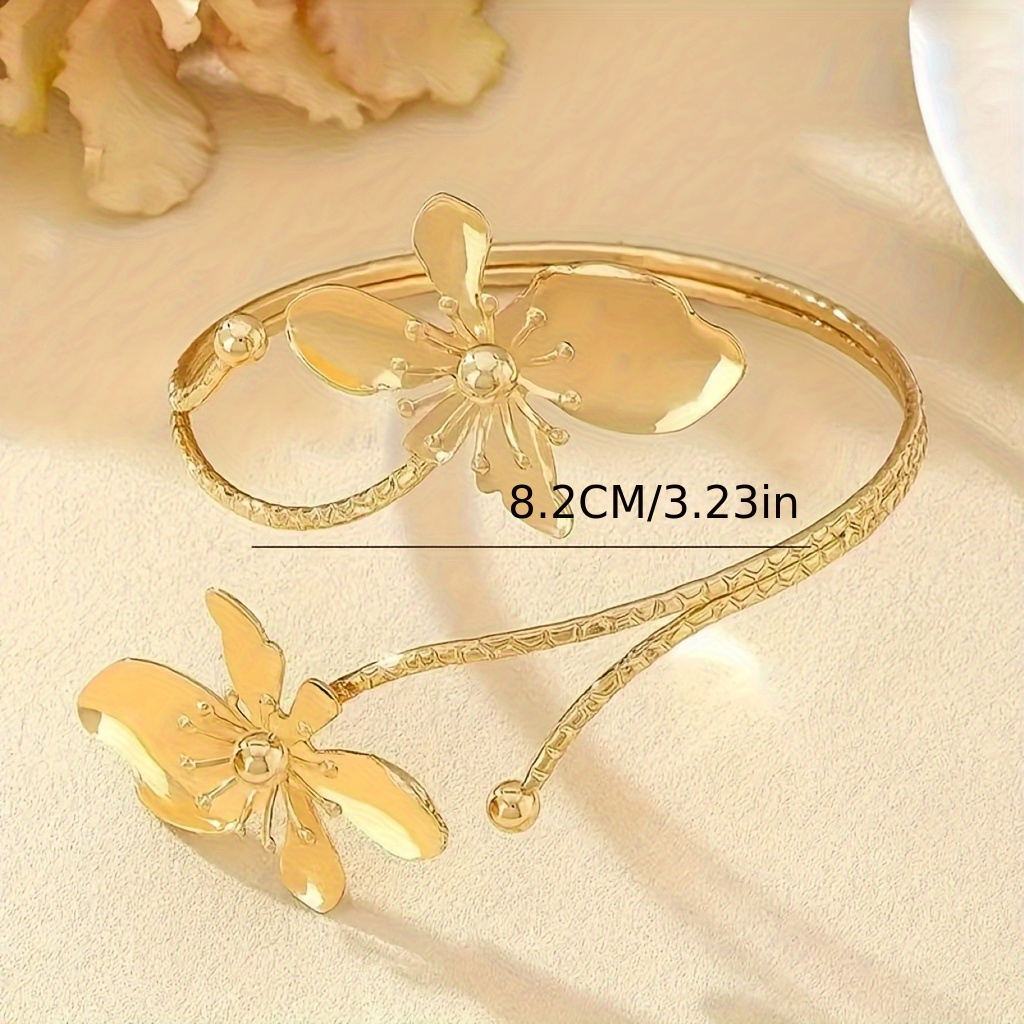 Exquisite Floral and Leaf Irregular Design Arm Cuff