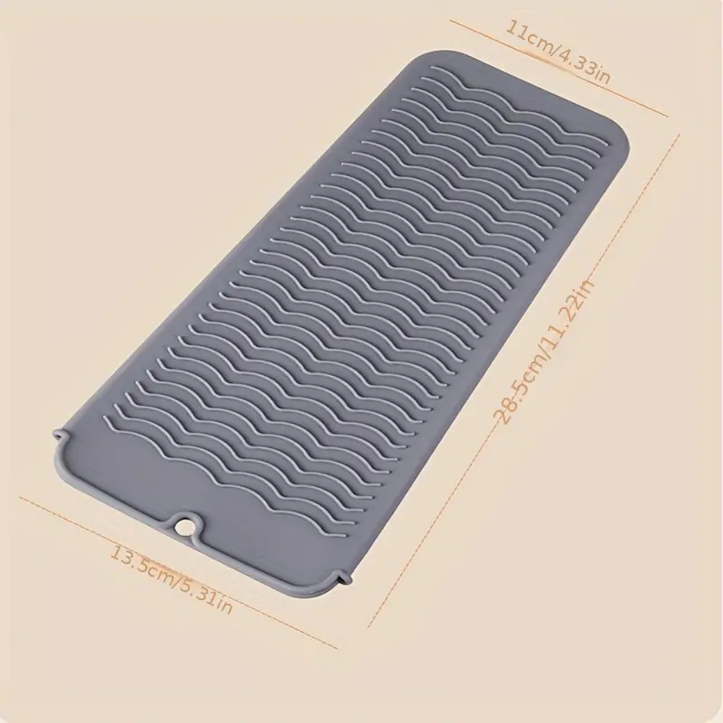 Heat Resistant Silicone Mat Pouch, Mat Cover for Curling Irons, Hair  Straightener, Flat Irons, and Other Hot Hair Tools, Food Grade Silicone 