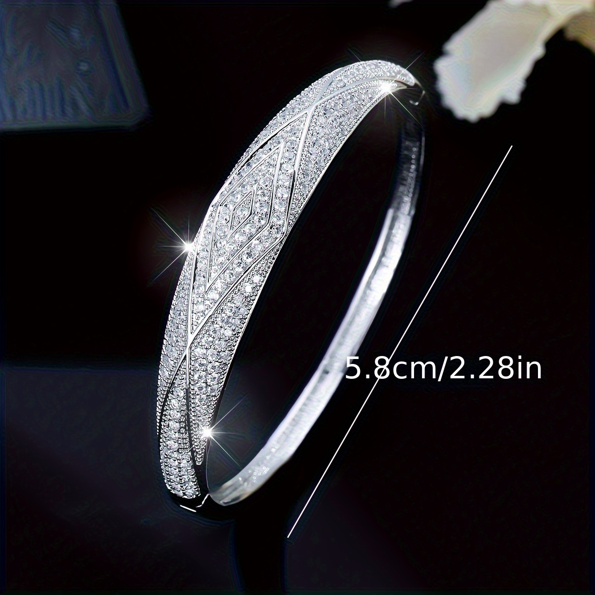 High End Texture Split Flower Women's Bracelet