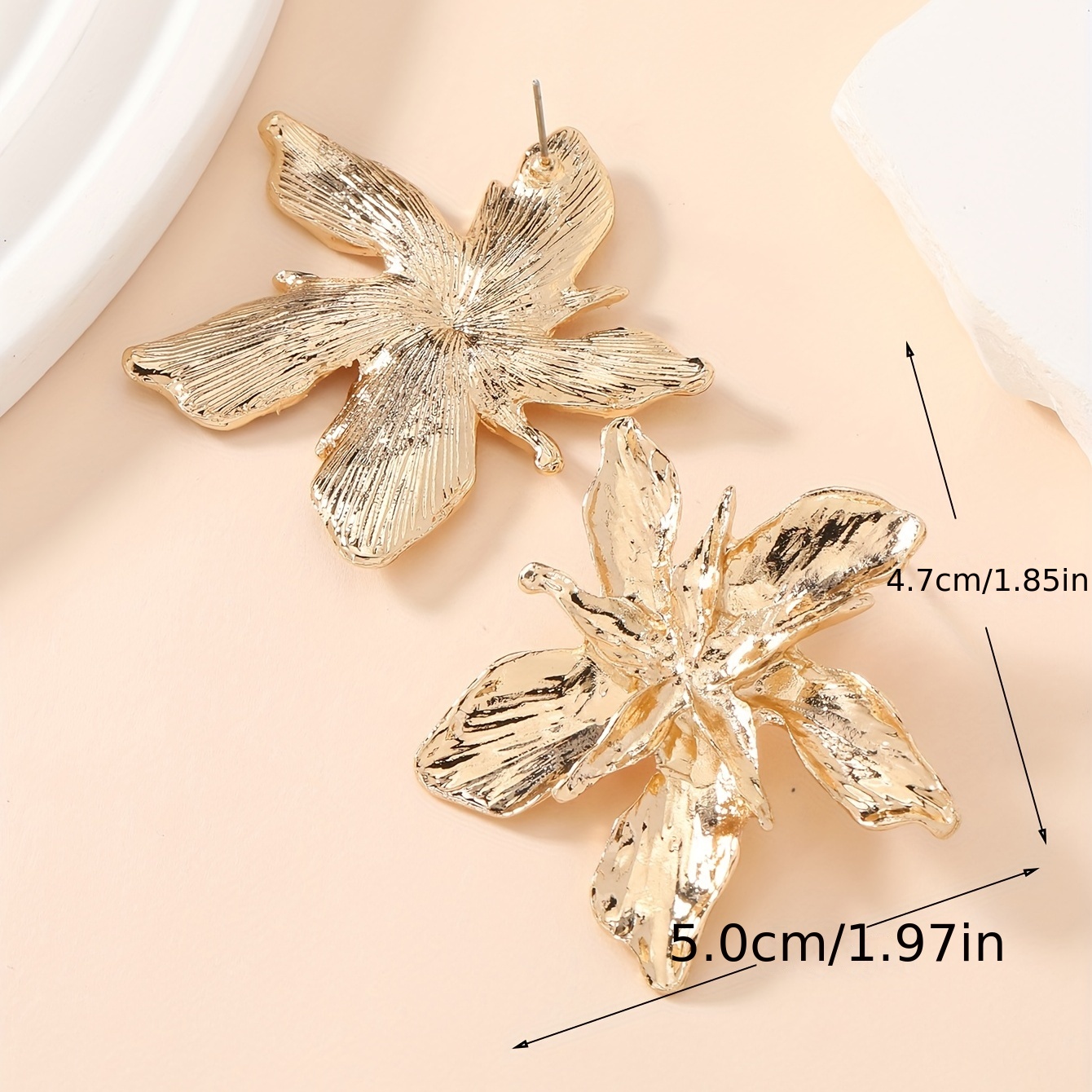 Golden Flower Dangle Earrings