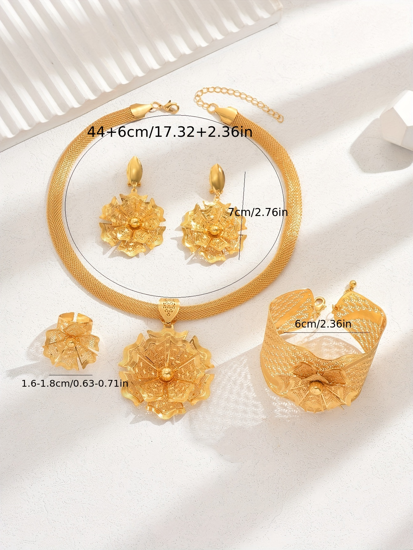 five piece   wedding accessories set with exquisite flowers bracelets rings earrings pendants and necklaces in exaggerated ethnic style golden jewelry set for banquet and vacation wear details 4