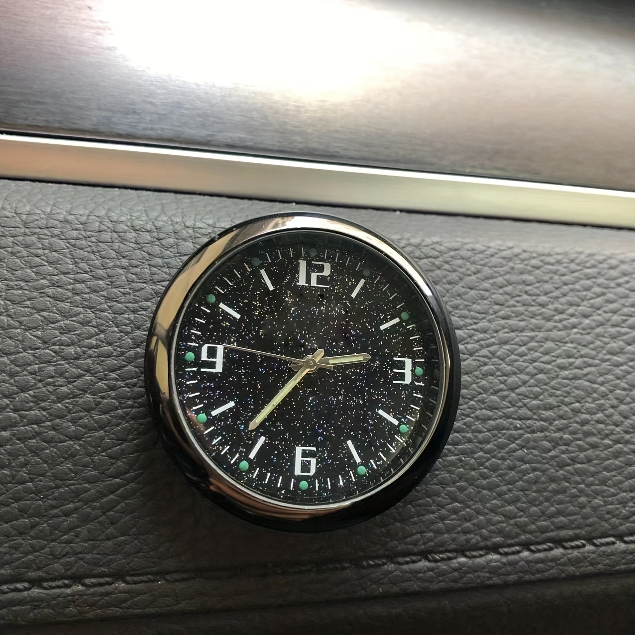 https://img.kwcdn.com/product/fashion-car-clock/d69d2f15w98k18-f581efb7/Fancyalgo/VirtualModelMatting/1520961e11969dadf8b3b80941e7dba4.jpg