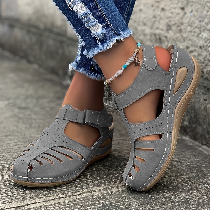 T strap closed online toe sandals