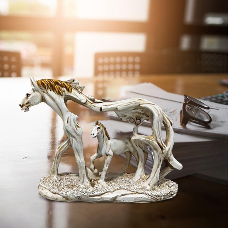 Cheap Copper Running Horse Sculpture Ornaments Retro Brass Animal Feng Shui  Small Statue Office Desk Home Decorations Figurines