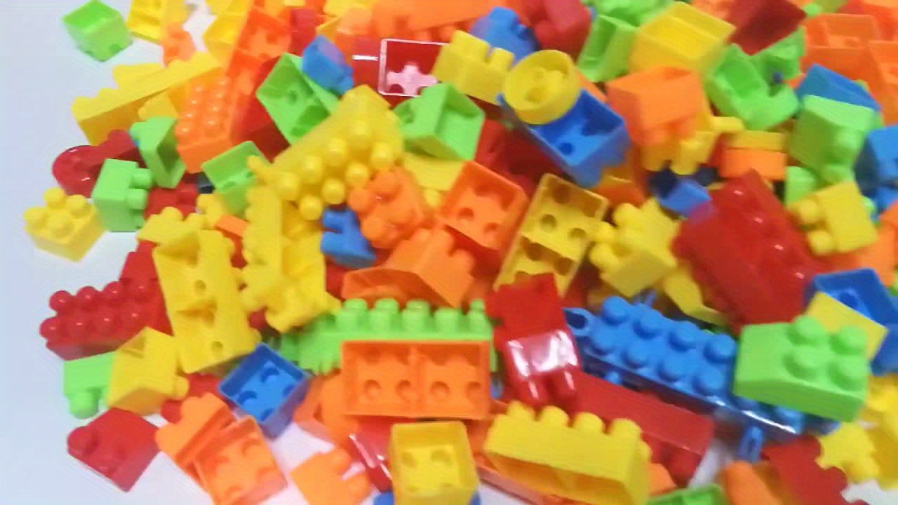 blocks basic (1kg ~600pc), lego-sized plastic blocks