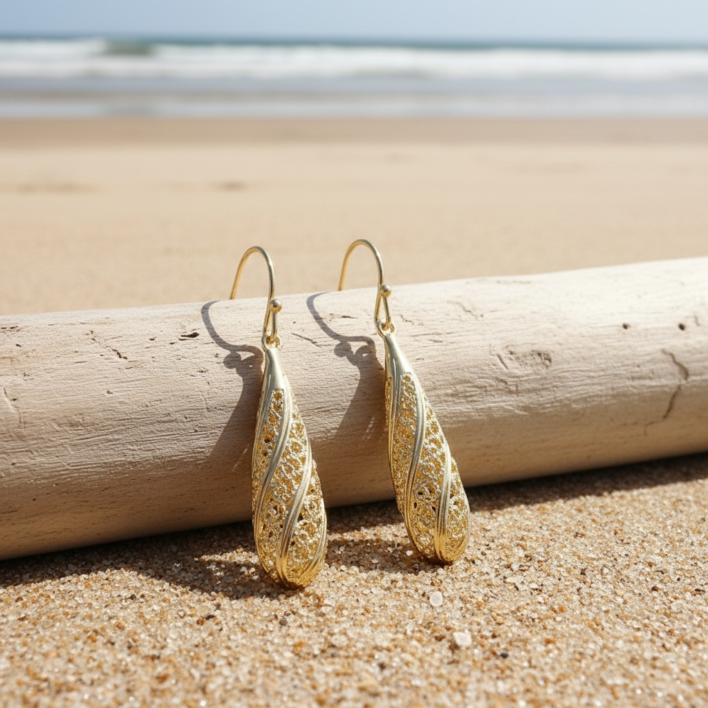 Women's Elegant Golden Net-like Teardrop Dangle Earrings, Vintage Style