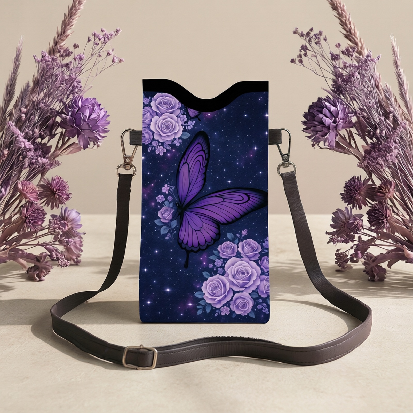 1 bucată Husă Telefon cu Imprimă Fluturi și Trandafiri Violeti pe Fundal Stelat - Curea Reglabilă, Piele Sintetică de Înaltă Calitate, Design Unisex pentru Majoritatea Telefoanelor și Portofelelor, Utilizare Casual și Elegantă Zilnică, Husă Telefon Fluturi, Accesoriu de Călătorie, Stil Modern