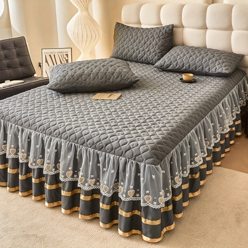 3pcs Premium Luxury Lace Bed Skirt Set: Bed Skirt *1 + Pillowcases *2. Skin-friendly, Breathable, Soft, and Comfortable Quilted Bed Skirt. Thickened, Warm, and Non-slip Bedding for Autumn and Winter. Mattress Protector, Sheet, and Bed Cover. Suitable