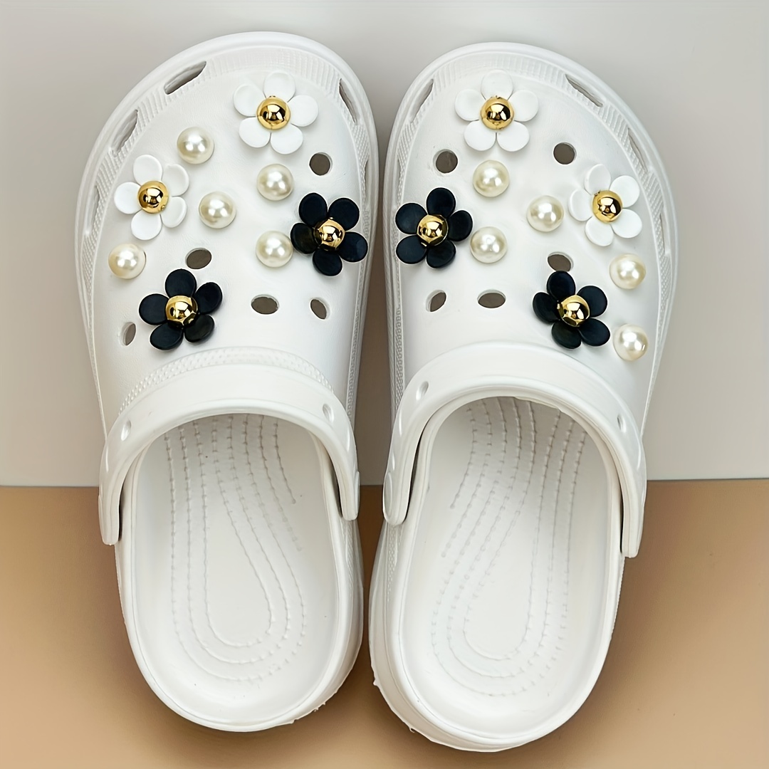Gucci theme croc  Bedazzled shoes diy, Diy clothes and shoes