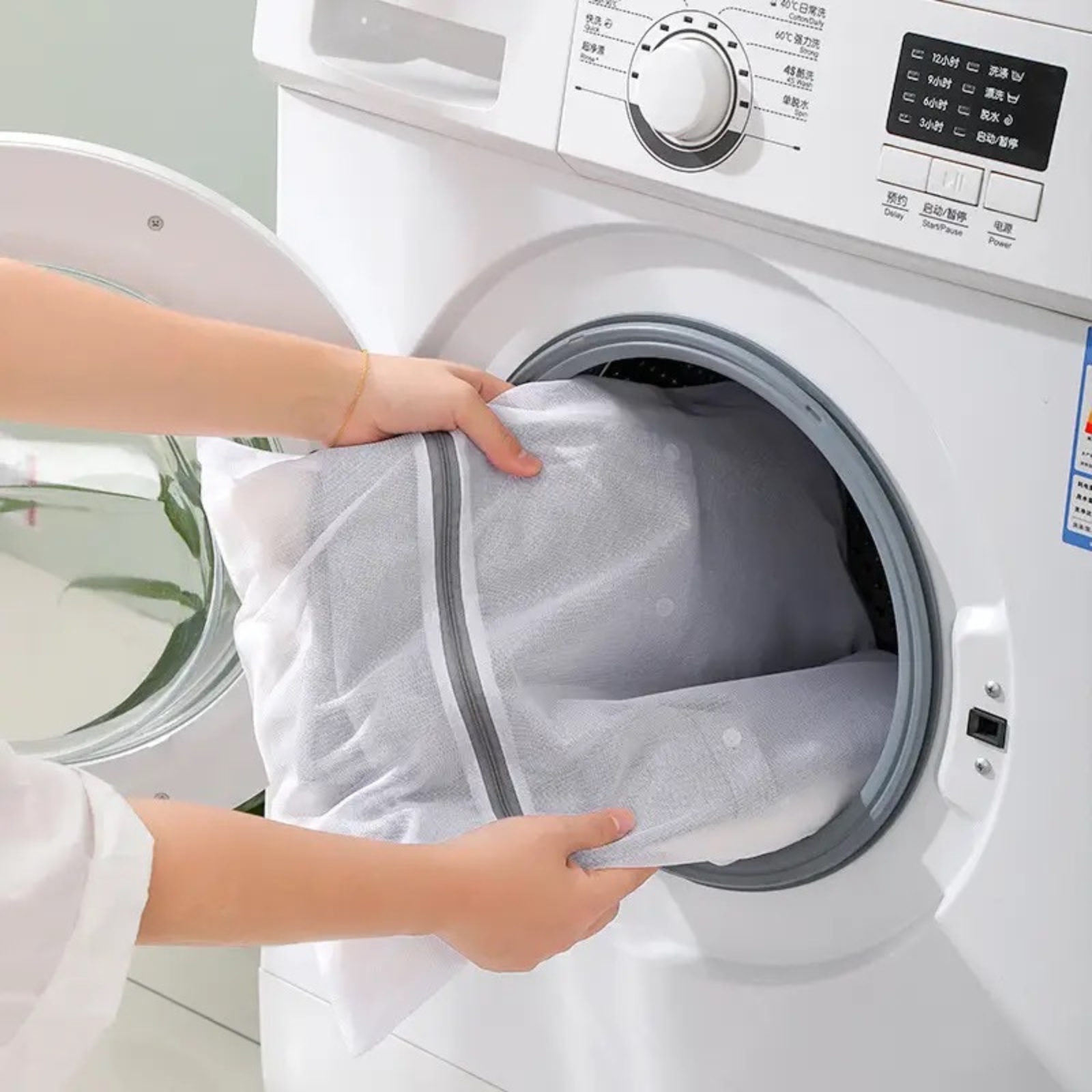 DIY: Cómo hacer bolsas para lavar la ropa delicada en la lavadora.