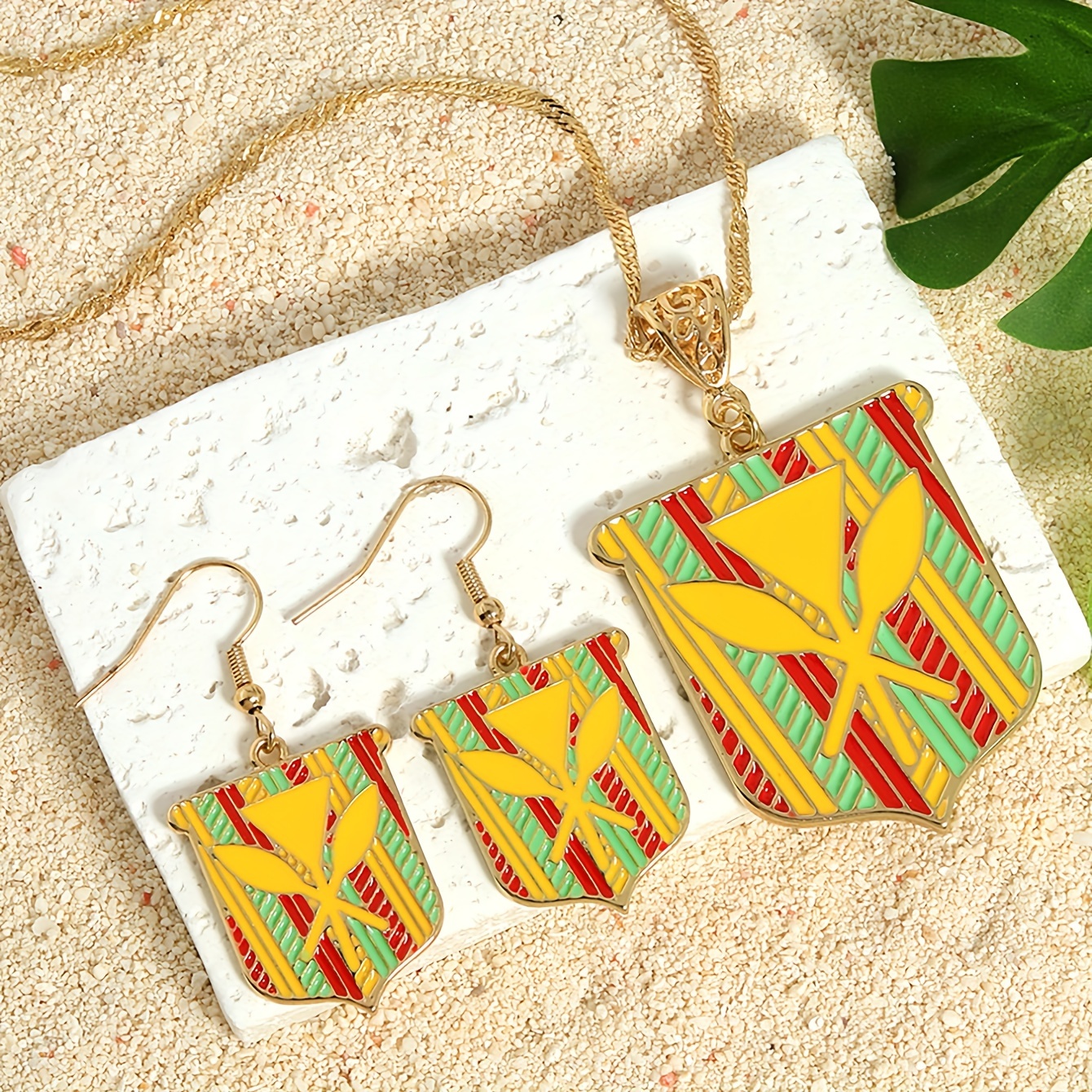 Hawaiian jewelry store set