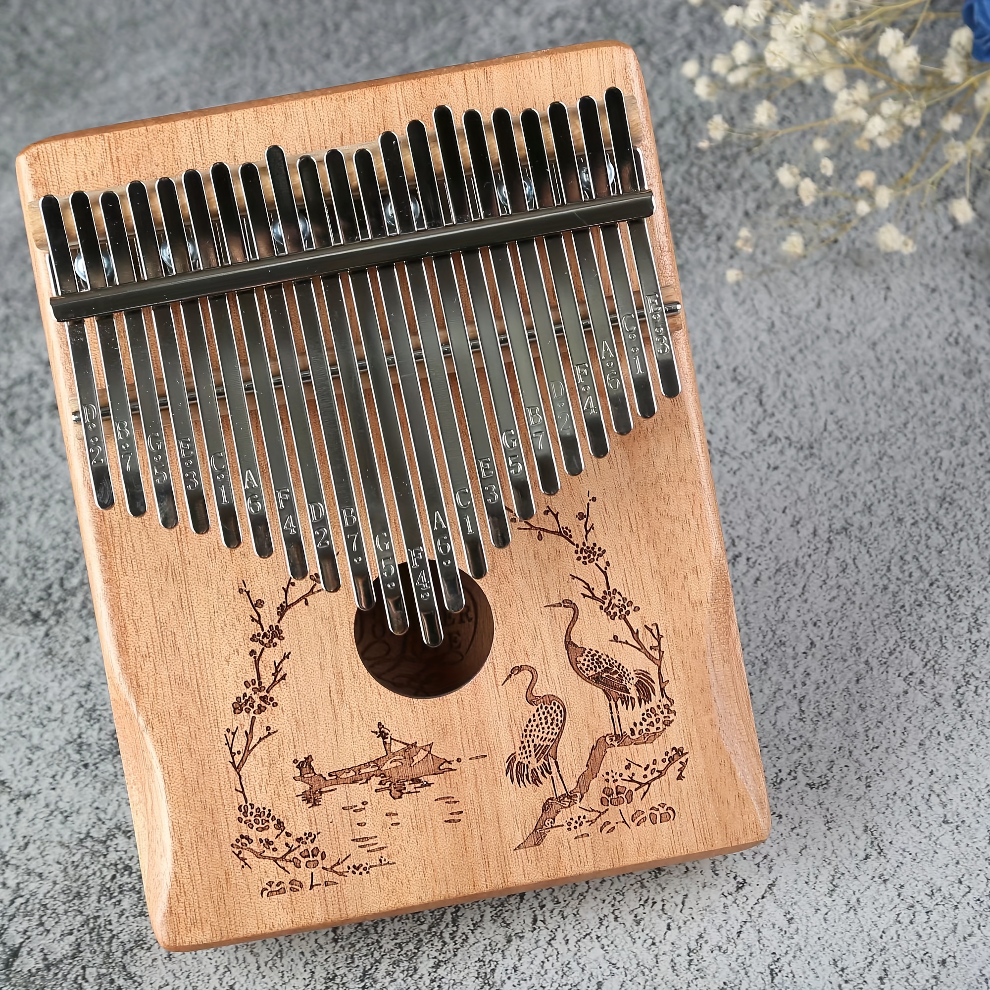 17-Key Kalimba with Chain for Beautiful Sound Effects and Easy Portability