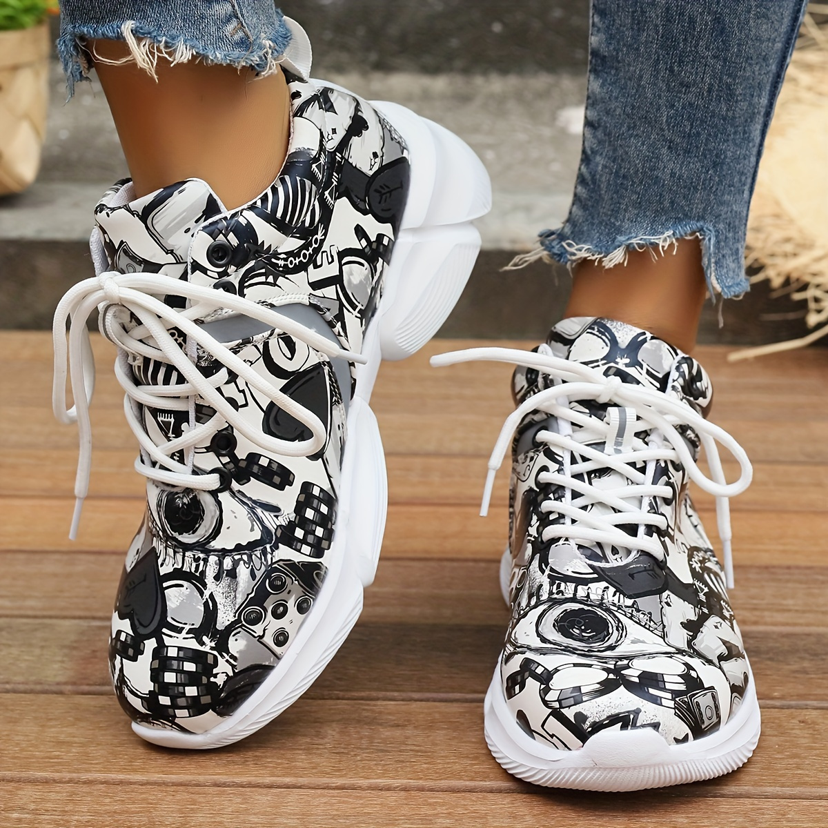 Graffiti print 2024 vintage check sneakers