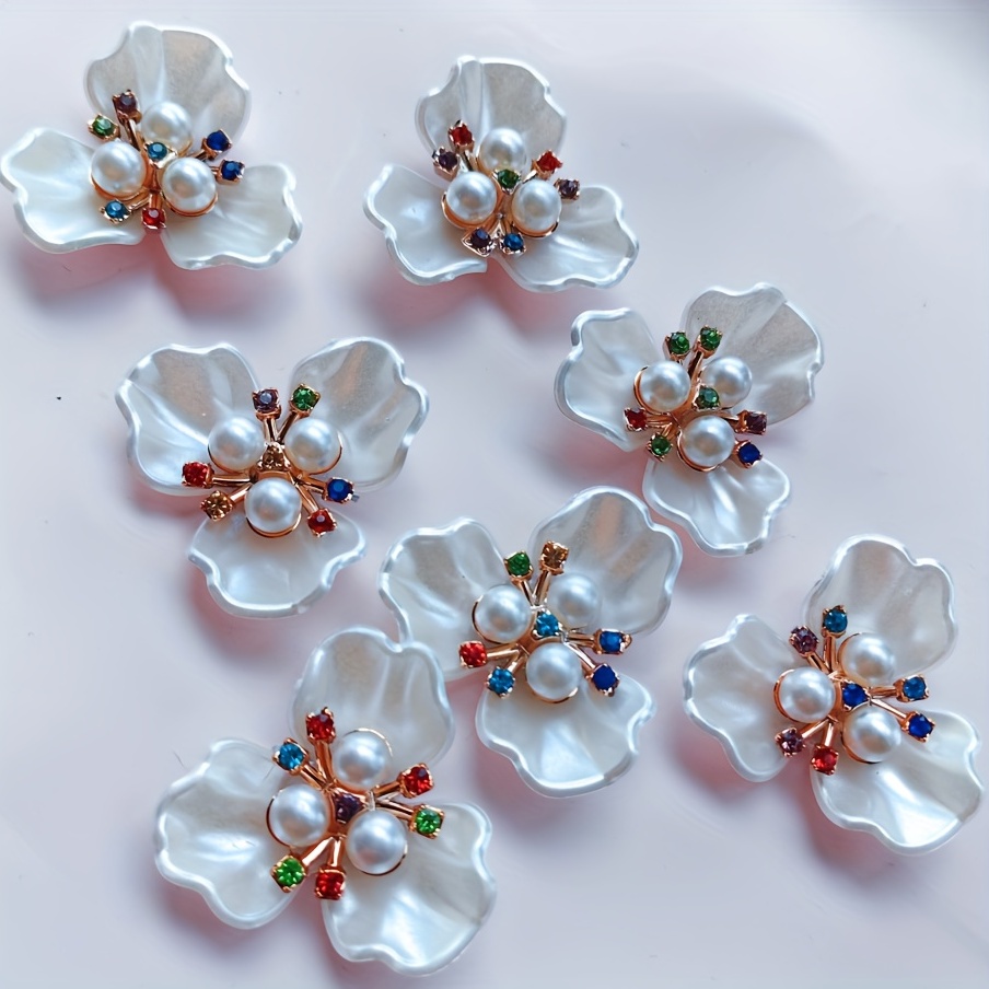 Wholesale Daisy Flower Brooch Alloy Enamel Sunflower Brooch Pin White Shell  Beads Brooches Badge Jewelry for Jackets Backpack Corsage Lapel Scarf  Clothing Accessories 