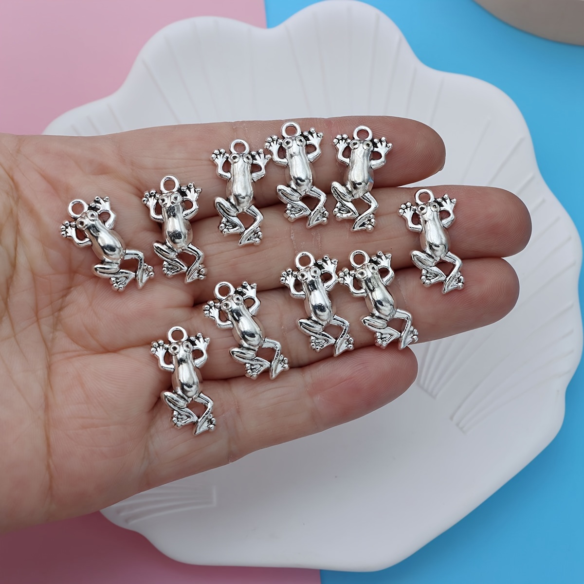 40 Pieces Valentine's Day Charms for Jewelry Making Light Bulb Metal Charms  Gold Plate Earring Making Charms Cute Charms for Bracelets Crafts Jewelry