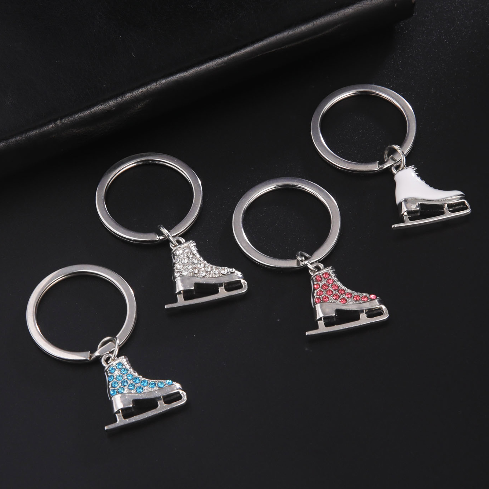 KESYOO 8 Pcs ski keychain keychains for girls key rings for car keys  keychain for girls winter key ring skating boot key chain ice skates key  ring