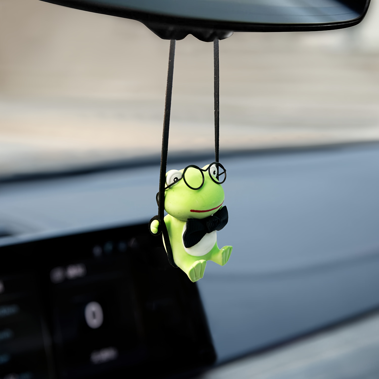Anime Gips-Schaukel-Frosch-Auto-Innendekoration Niedlicher Frosch-Anhänger  für Auto-Rückspiegel-Dekoration Autozubehör Innenraum