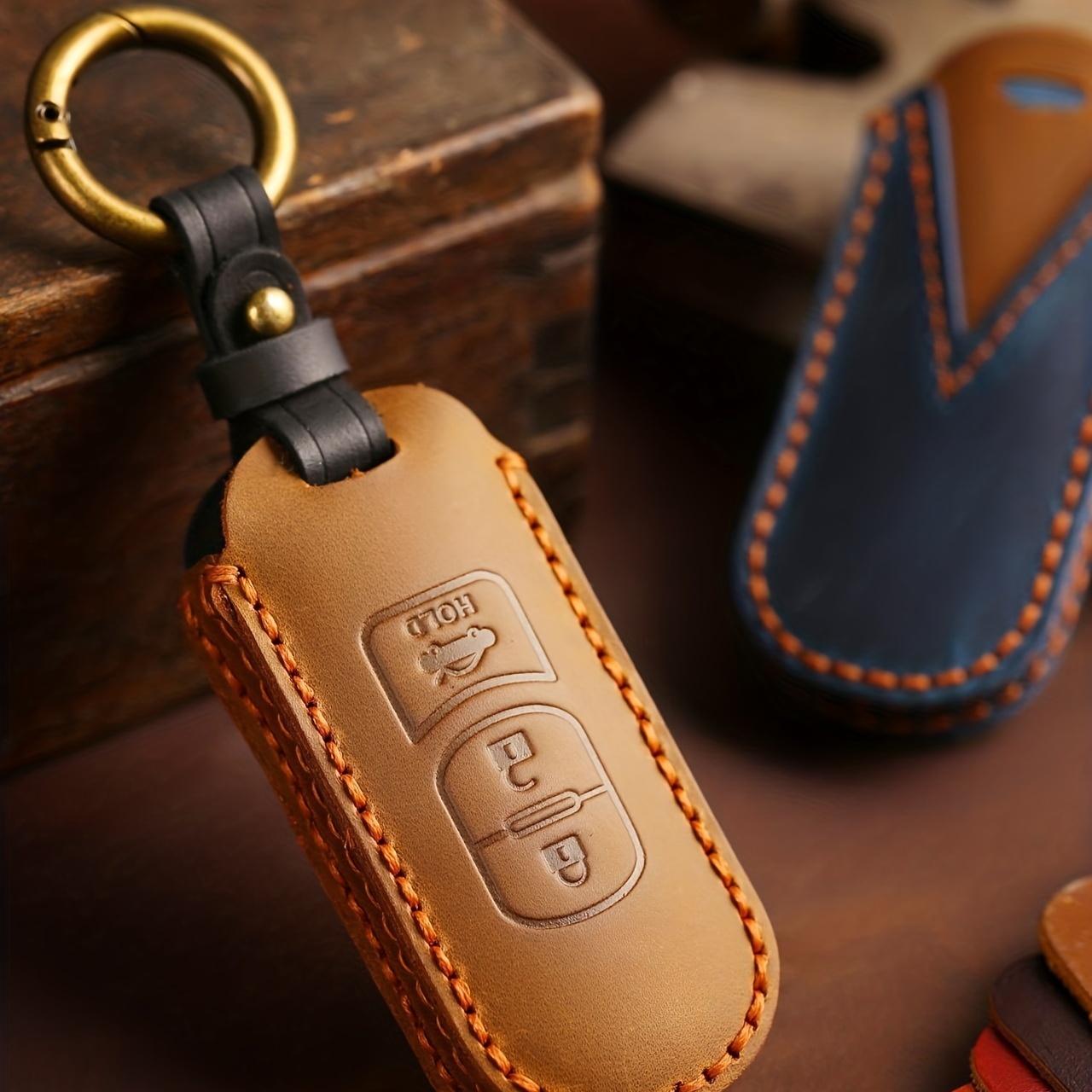 Custom Cow Leather Material Car Key Cover with Key Chain for VW Smart Car  Key Case Pouch Accessory Fashion Car Key Holder Protective Suitable Key  Shell - China Leather Key Chain and