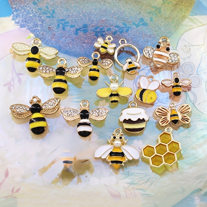 100 Pcs Bee Charms Bee Rhinestone Charms Pendants Rhinestone Honeybee Embellishment Crafting for Easter DIY Handmade Craft Jewelry Accessories