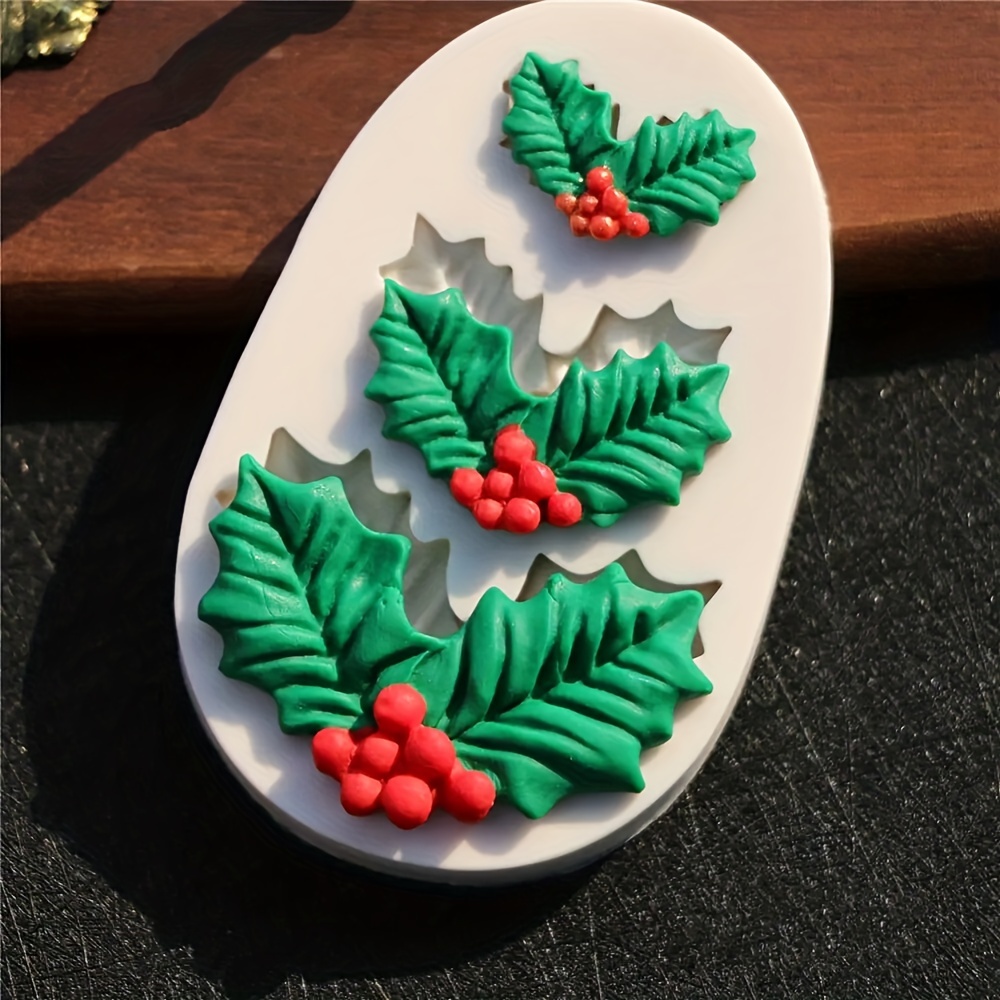 3 Packs Christmas Silicone Mold Set, Large Xmas Baking Molds for Candy Cake  Chocolate Pudding Jello Candle Soap Mold Trays, 3D Elk Santa Socks Bells  Snowflake Christmas Tree Shapes Silicone Molds 