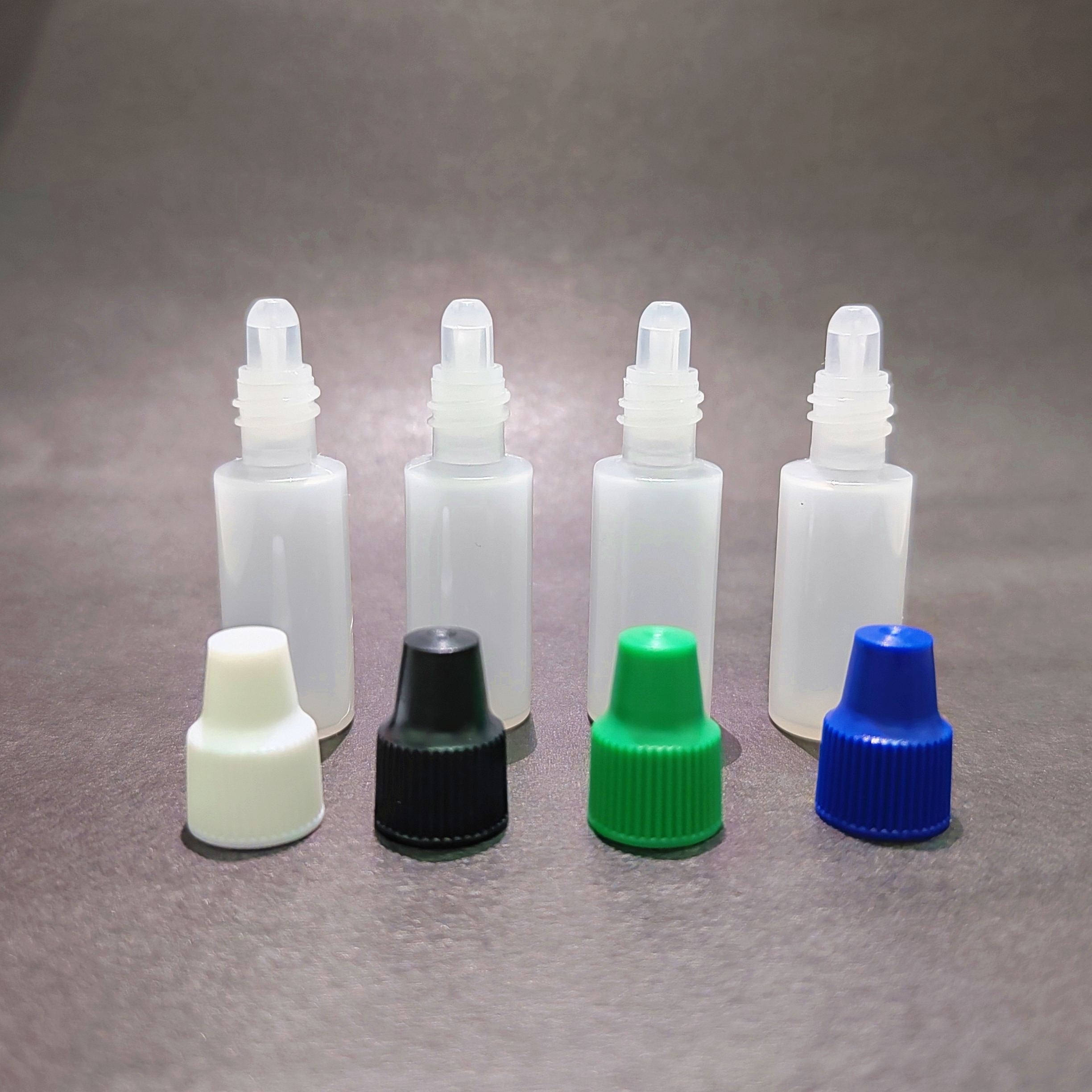 10ml Glass Sample Vials Liquid Clear Small with Screw Caps and Plastic  Plugs, Leak-Proof, 12PCS