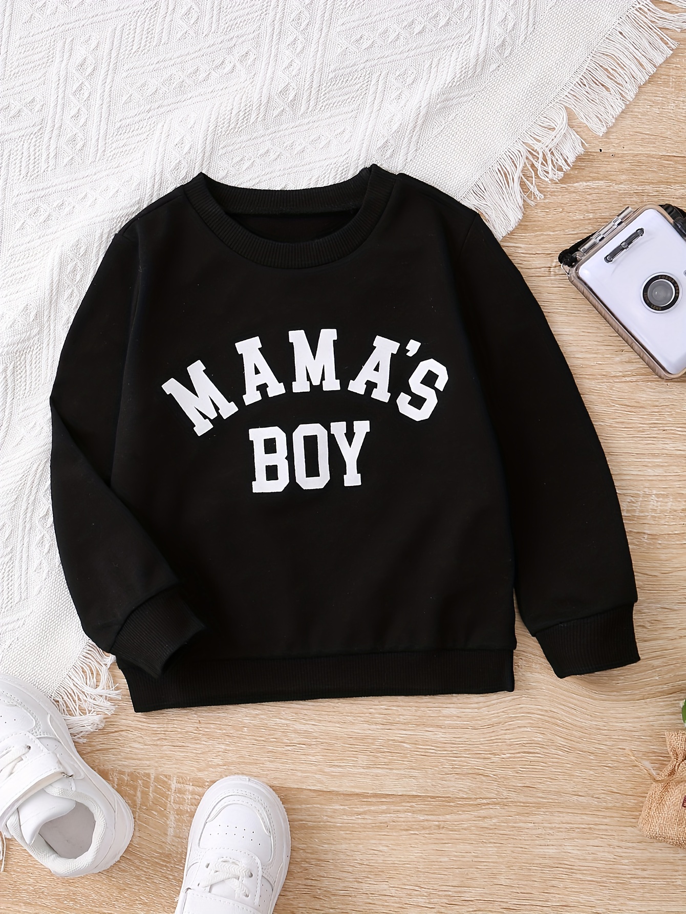 https://img.kwcdn.com/product/mama-s-boy-print-sweatshirt/d69d2f15w98k18-426d4586/Fancyalgo/VirtualModelMatting/bc7bf45414ab50fa7ccb9e22d133d575.jpg?imageView2/2/w/500/q/60/format/webp