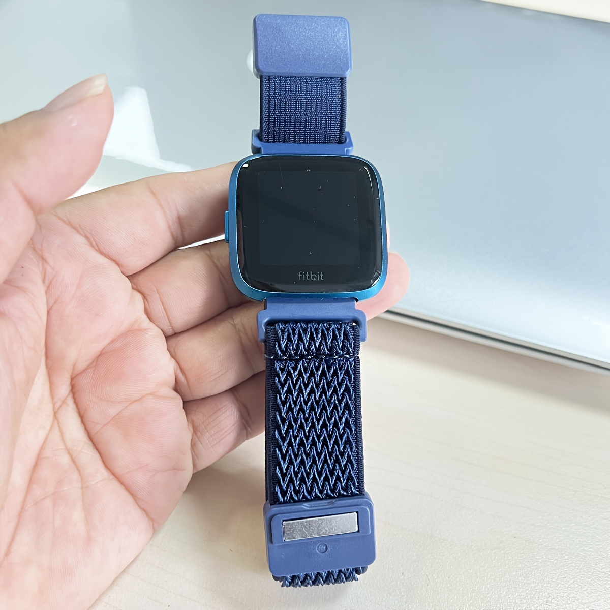 Fitbit versa online battery