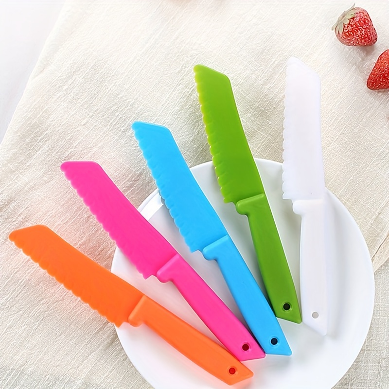 Plastic Kitchen Knife, 6 Different Sizes of Plastic Knife Kitchen, Kids  Knives Set for Cutting Fruits, Vegetables, Bread, Salads, Cakes (6 Pieces)