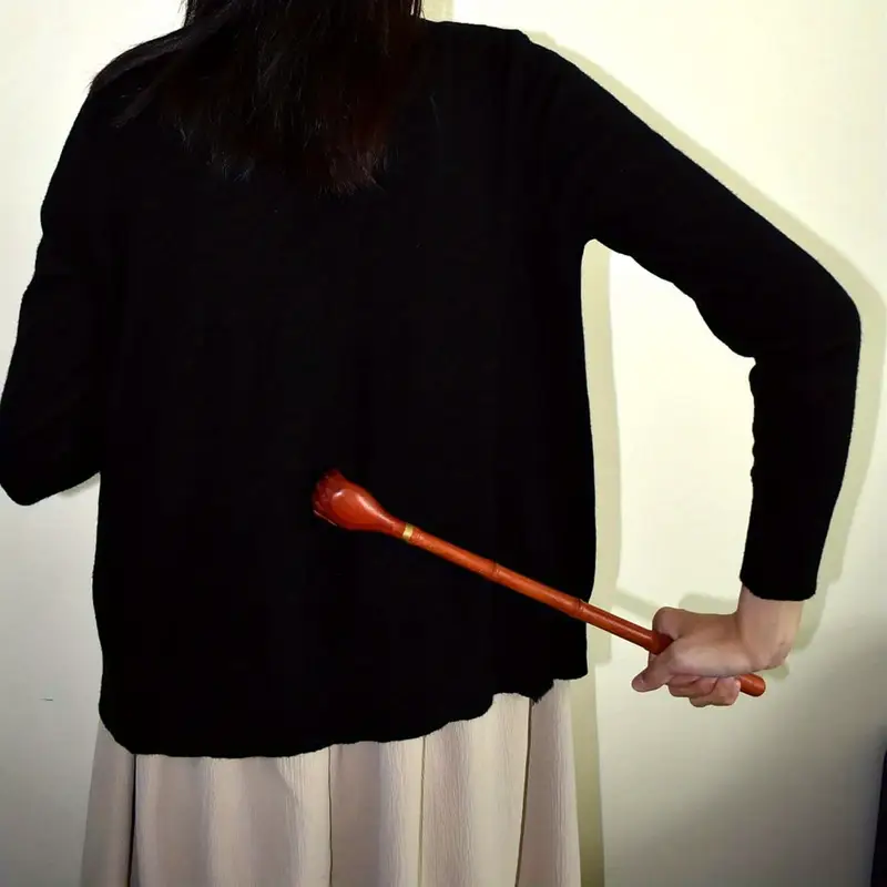 back scratcher hand shape to solve back itching 16 inches Product details 0