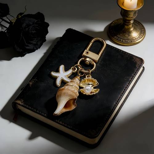 Beach Chain, Key Chain with Shell, And Charm, Ocean Themed Charm Bag Suitable for Women And