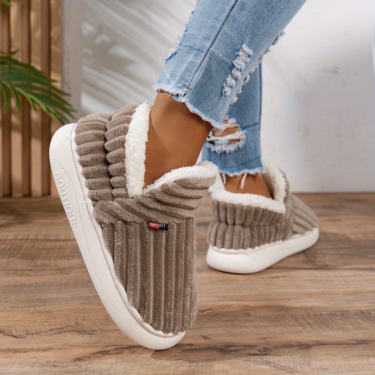 chaussures dintérieur dhiver pour femmes à semelle épaisse et doublure en peluche, style nouveau transfrontalier, chaussons pour hommes avec talon, chaussures pour femmes Détails du produit 10