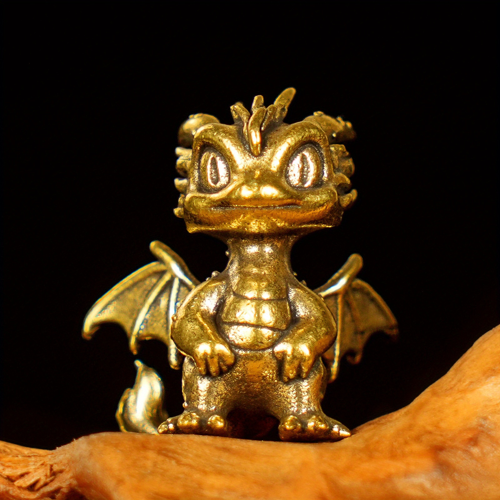 Image of 1pc Vintage Dragon Decoration - A Dragon Featuring A Tail And Wings, Made Of Solid Brass. Perfect For Home Decoration And As A Desk Accessory, This Collectible Art Item Adds An To Any Setting