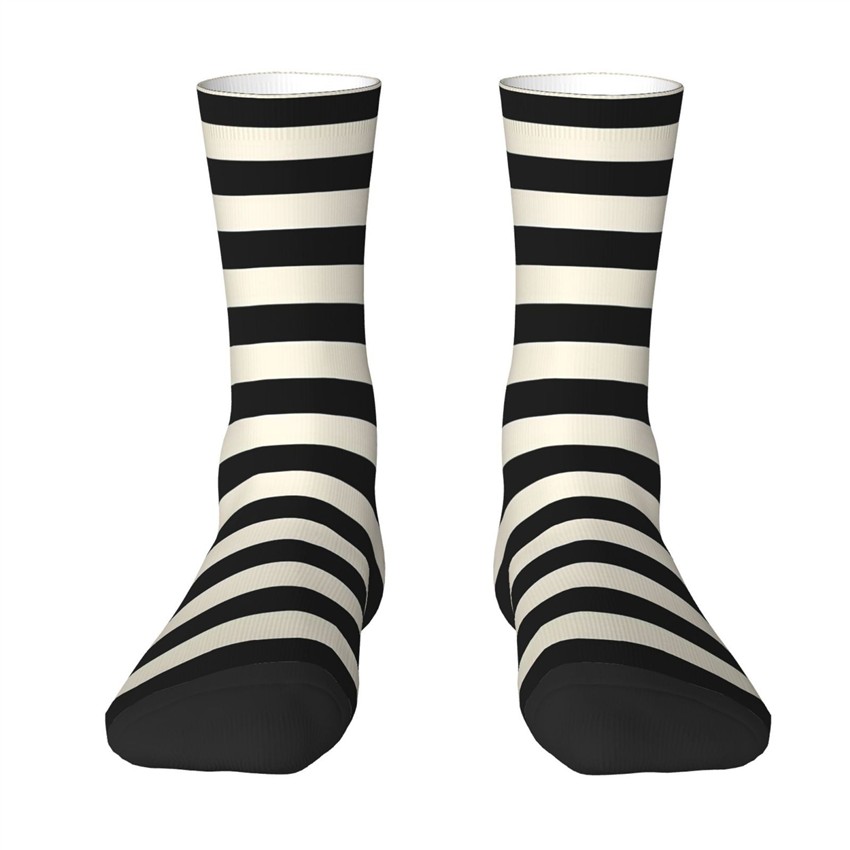 TEMU Une paire de chaussettes de sport unisexes pour l'extérieur, avec un design à rayures noires et blanches, lavables en machine, adaptées aux