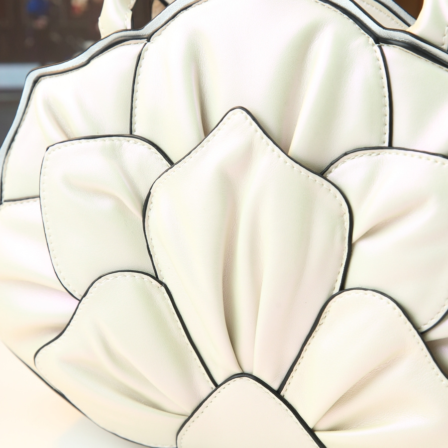 Meela & Jack Women's Elegant Floral-like handbag - Luxury Purse with Zipper Closure, Detachable Strap - White Everyday & Formal Bag for Women, Wedding, Office, Party - European Collection, Wedding Tote, Sophisticated Design, Highquality Finish, Fashionable Accessory, Bridal Accessory