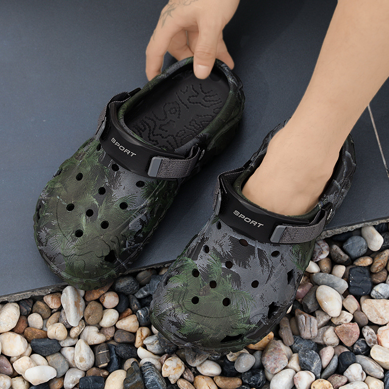 Image of New Summer Clogs Slippers For Men, Non-slip Closed-toe , Trendy Unisex Outdoor Slippers For Men's Outdoor Wear