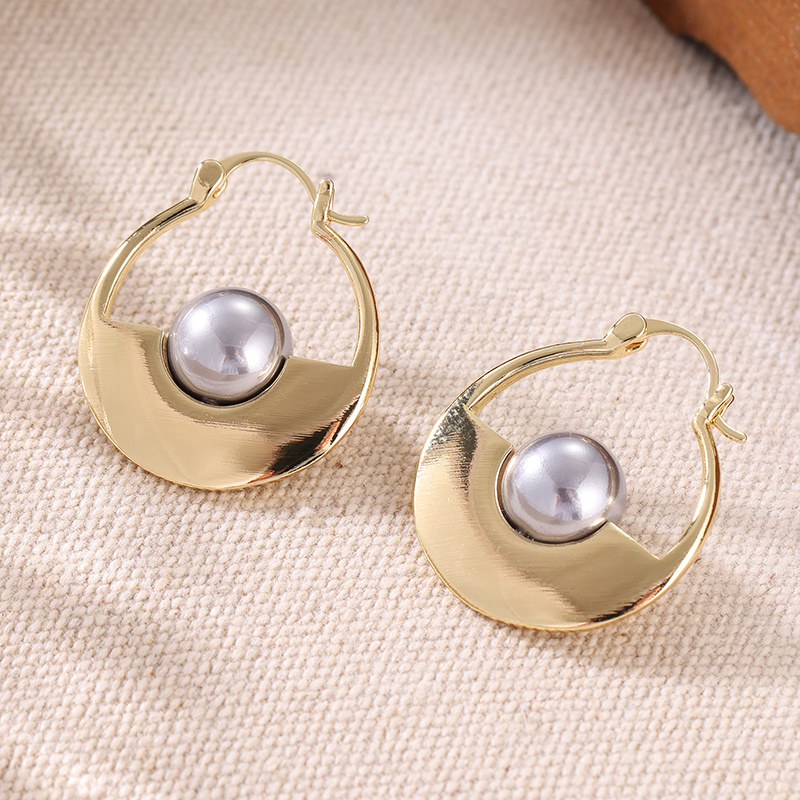 Women's Curved Ear Buckle Embedded Circular Resin Earrings