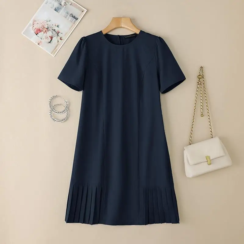 lightweight summer dresses plus size Smocked Midi Dress For Curvy Women Floral A-Line With Pockets, Square Neck, Woven Fabric (95% Viscose) I normally wear size Medium and ive a little worry about the szie plus size plus size women