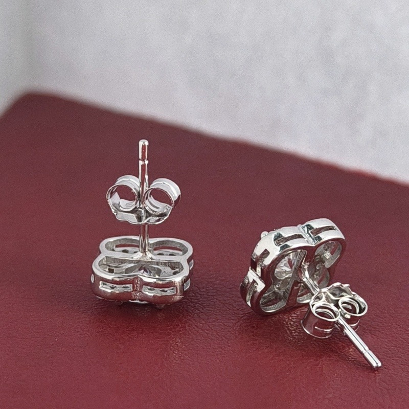 Women's 0.5 Carat Four-Leaf Clover Zircon Stud Earrings