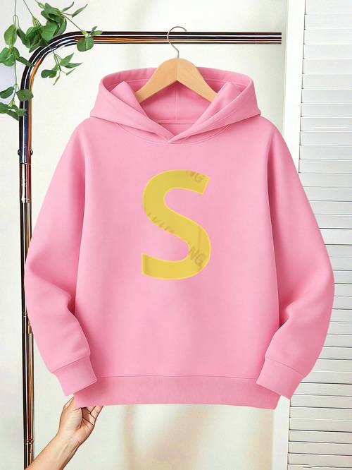 varebillede en stilfuld hoodie til piger med et gult bogstav s som dekorativt tema, til afslappet sportstøj, der er behagelig og blød, hvilket gør den til en gave til .
