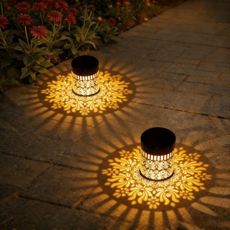 E-shop 1/2/4 Solare Metall-Tischlampe | für Lotus-Projektions-Nachtlicht, Eisen-Hohlmuster | Wand/Hänge-/Tischmontierte Solarlaterne | Frühlings-Deko
